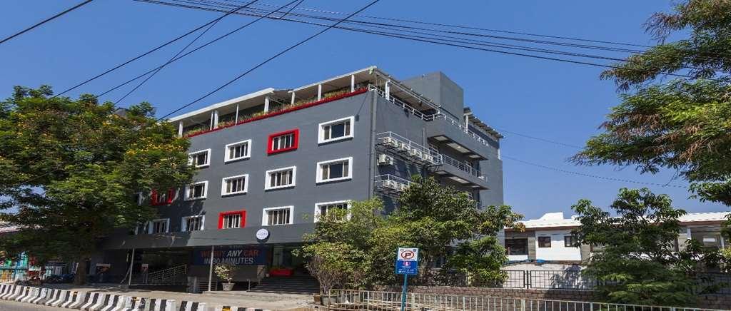 Отель Oyo Townhouse 5 Jubilee Hills Хайдарабад Экстерьер фото
